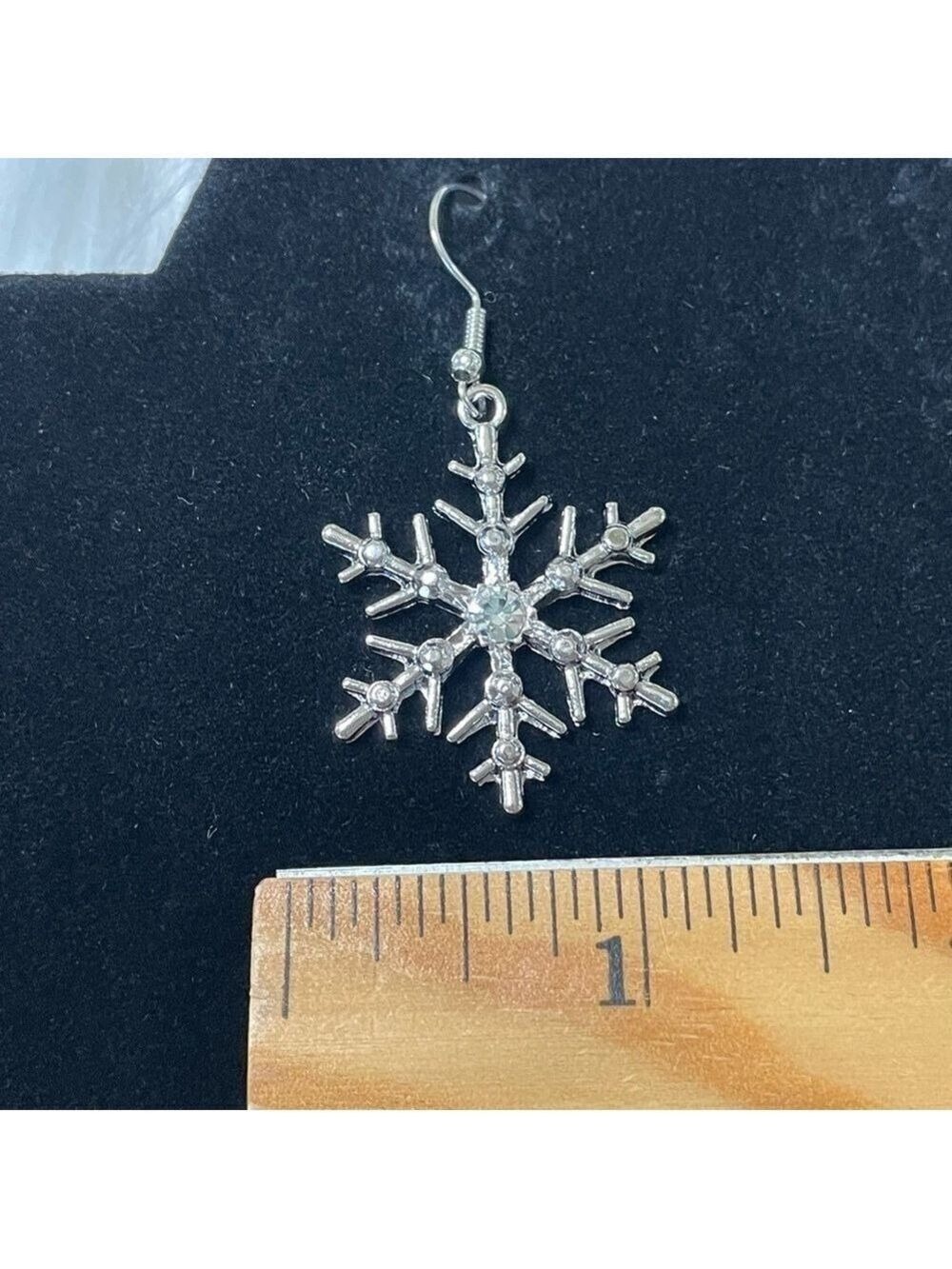 Silver Tone Snowflake Dangle Earrings Rhinestone Accents New - Picture 3 of 5